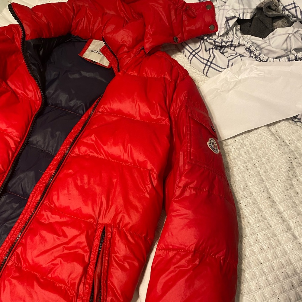 Moncler  sz Large the design faded in washer DO NOT machine wash